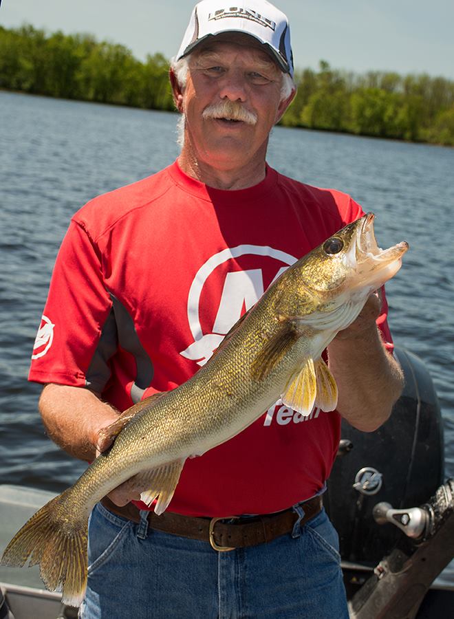 provides guided fishing trips on the lakes and rivers of northern Minnesota.